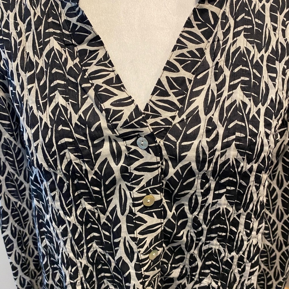 Anthropologie Four One Five Rock Flower Paper Top Black Geo Tunic Boho Blouse M - Picture 2 of 5